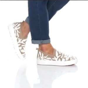 bernie mev. Beige and White Slip-On Sneakers